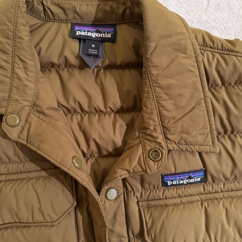 Patagonia Men's silent down shirt jacket - Picture 2 of 8
